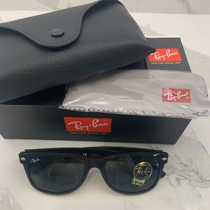 RayBan Sunglasses RB 2132 New Wayfarer. 901L. Size 55/18/145
